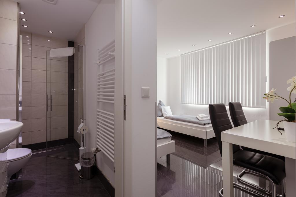 Hotel Am Rosenplatz,24 Stunden Check In, Kostenfreie Parkplaetze 브레츠토르프 외부 사진