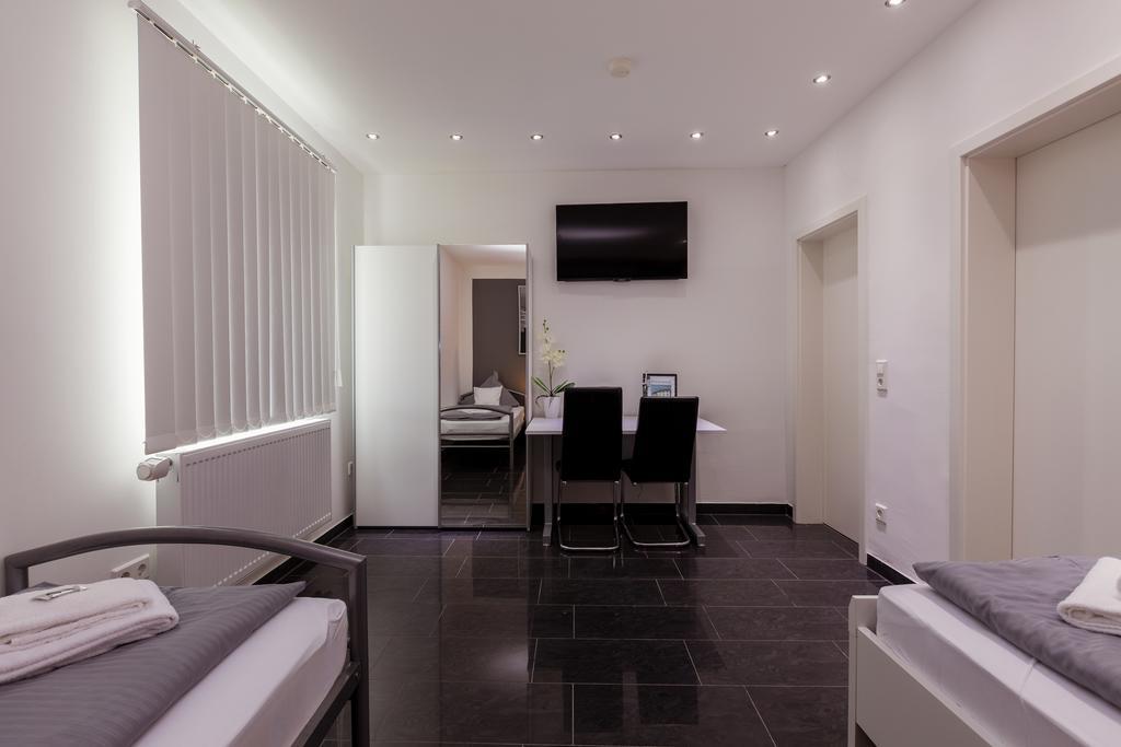 Hotel Am Rosenplatz,24 Stunden Check In, Kostenfreie Parkplaetze 브레츠토르프 외부 사진
