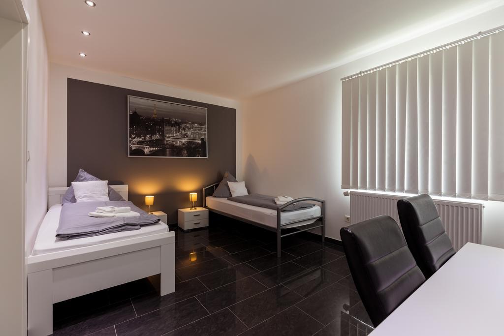 Hotel Am Rosenplatz,24 Stunden Check In, Kostenfreie Parkplaetze 브레츠토르프 외부 사진