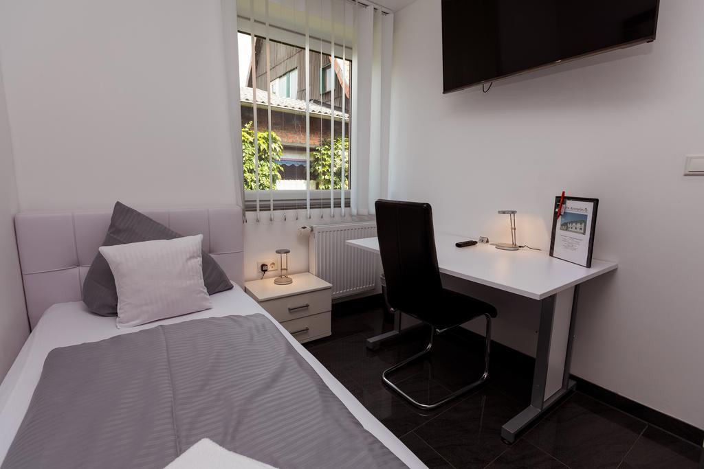 Hotel Am Rosenplatz,24 Stunden Check In, Kostenfreie Parkplaetze 브레츠토르프 외부 사진