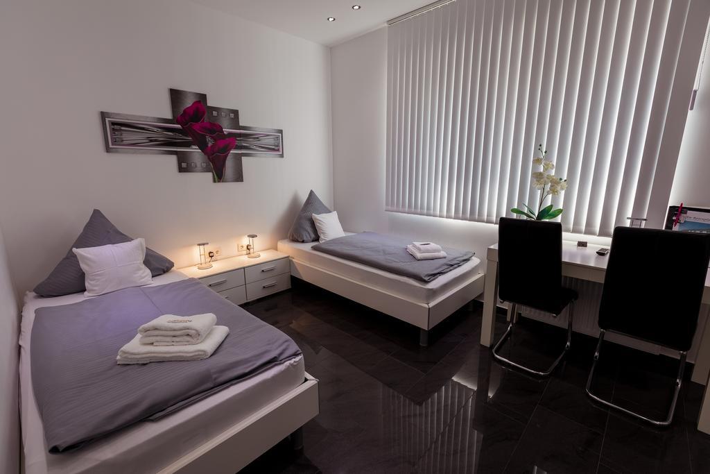 Hotel Am Rosenplatz,24 Stunden Check In, Kostenfreie Parkplaetze 브레츠토르프 외부 사진